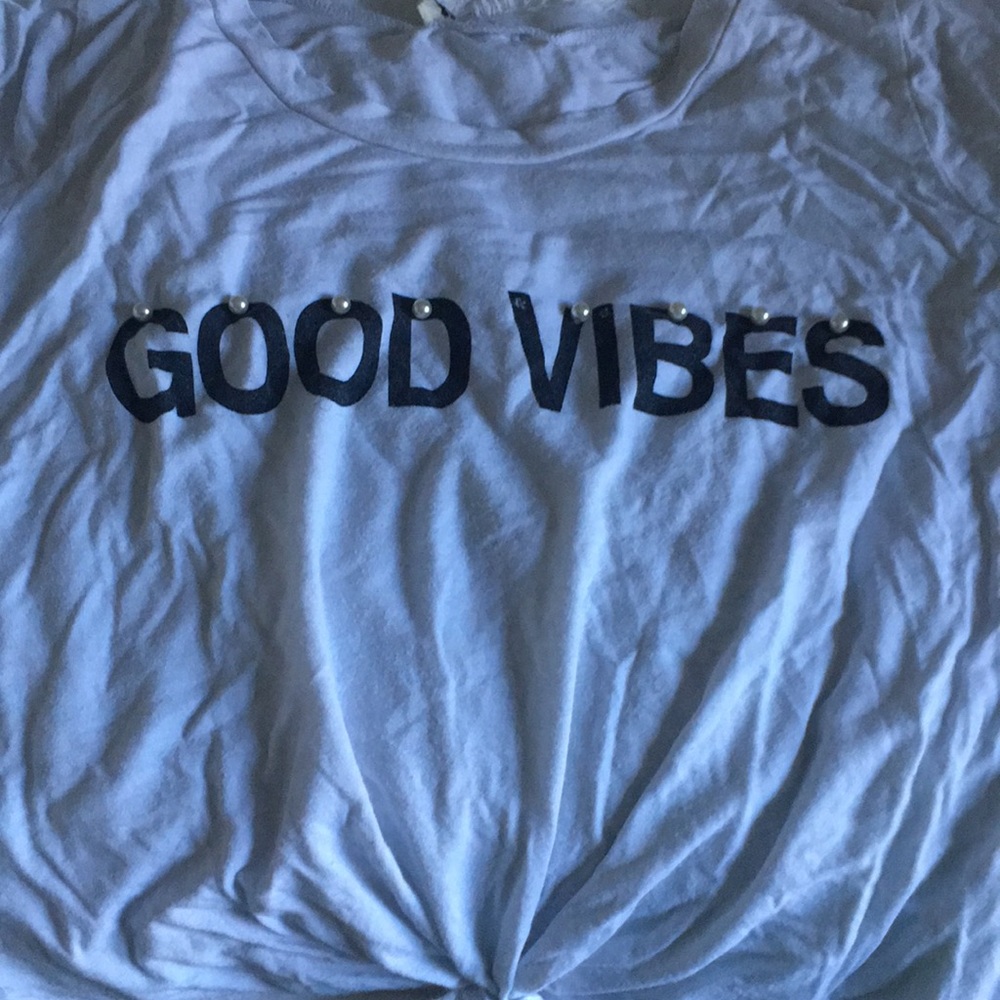 White short sleeve crop top